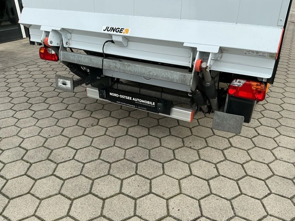 Mercedes-Benz-Sprinter 317-image-17