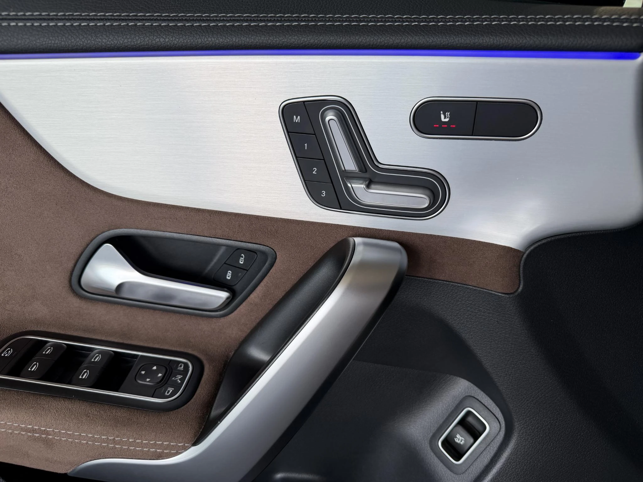 Mercedes-Benz-CLA-image-11
