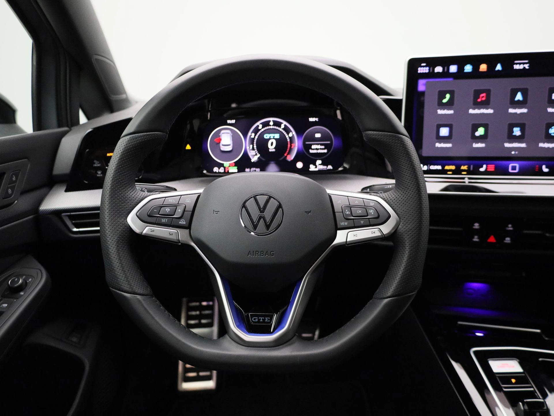 Volkswagen-Golf-image-6