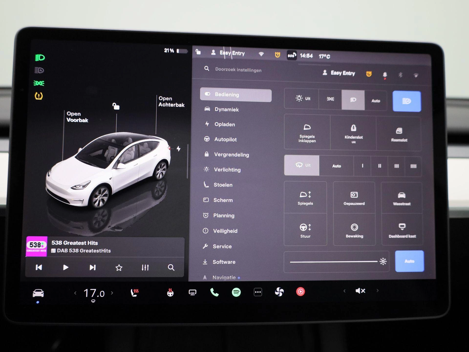Tesla-Model Y-image-16