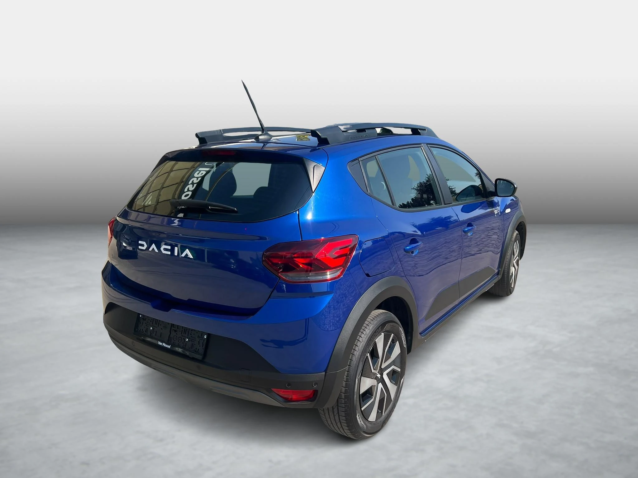 Dacia-Sandero Stepway-image-3