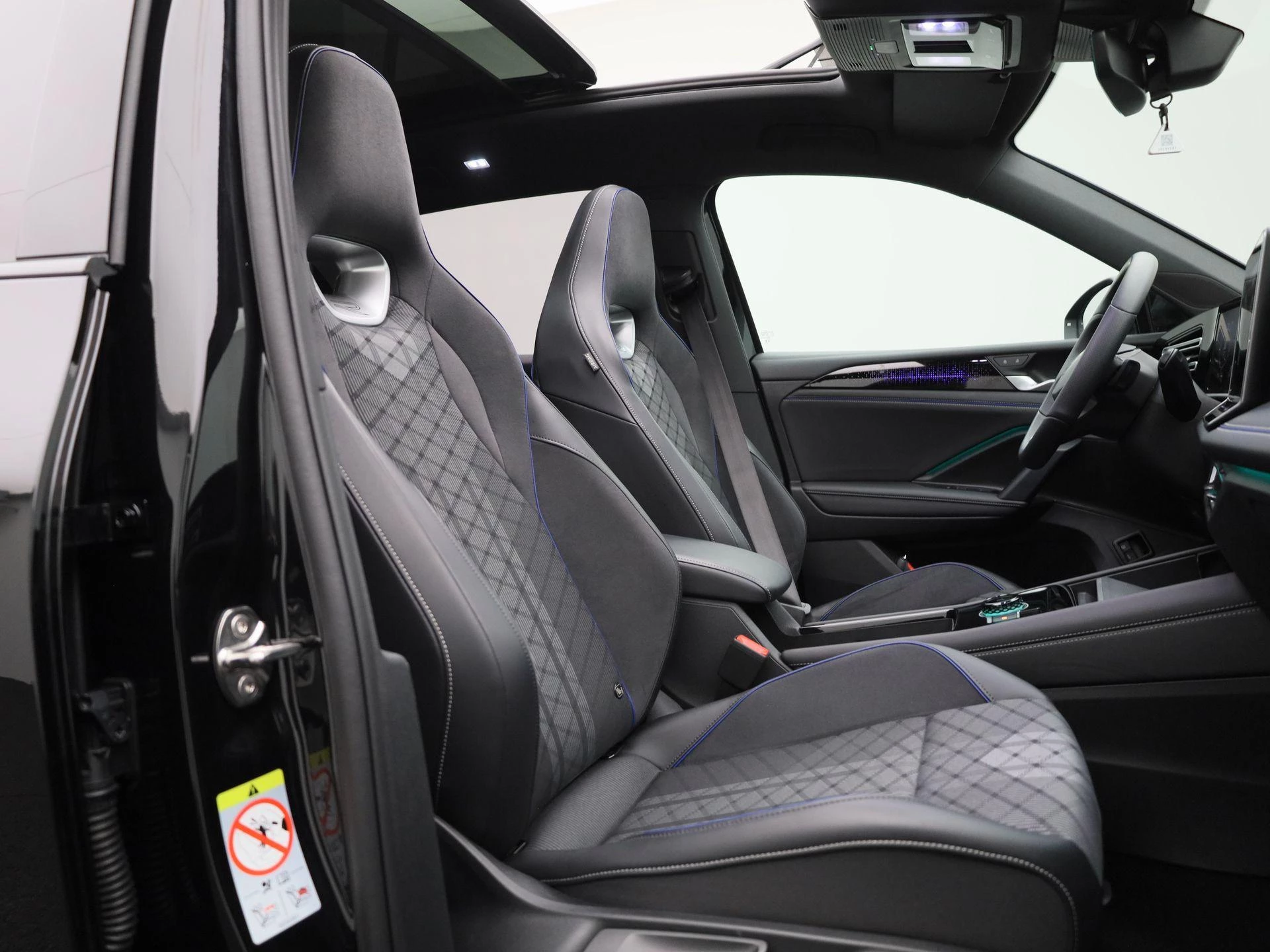 Volkswagen-Tiguan-image-38