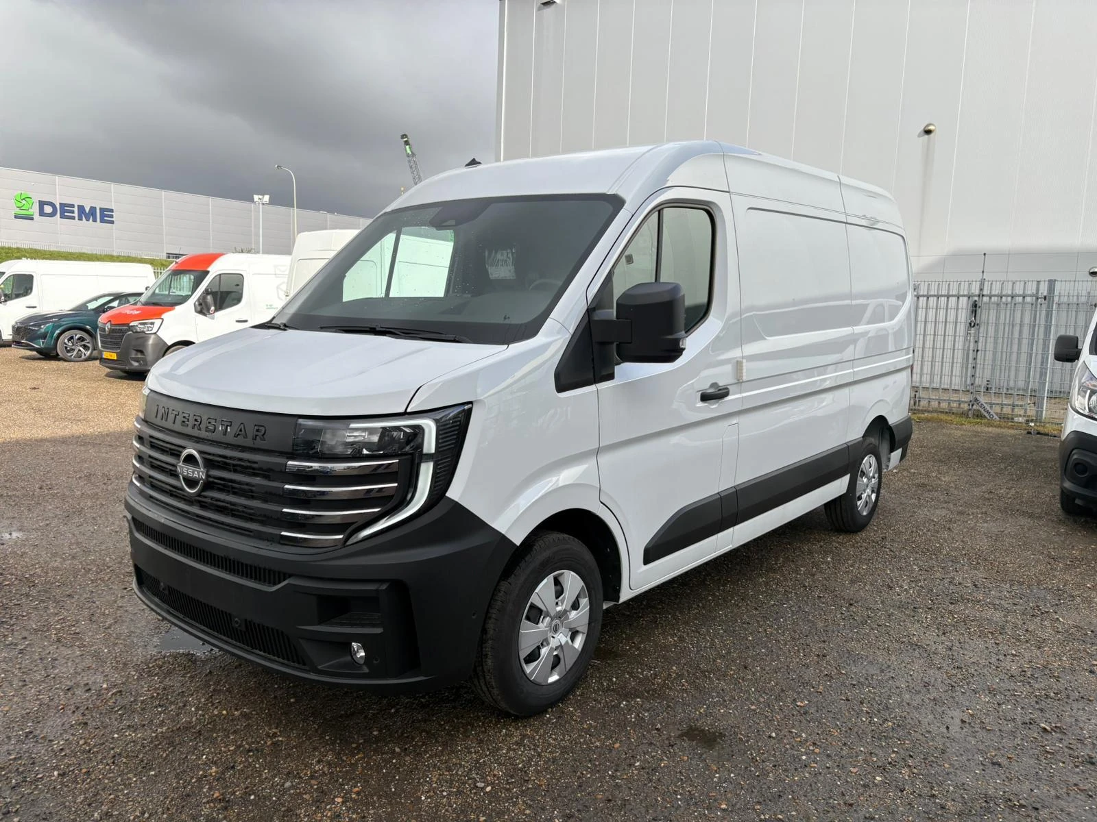 Nissan-Interstar-image-9