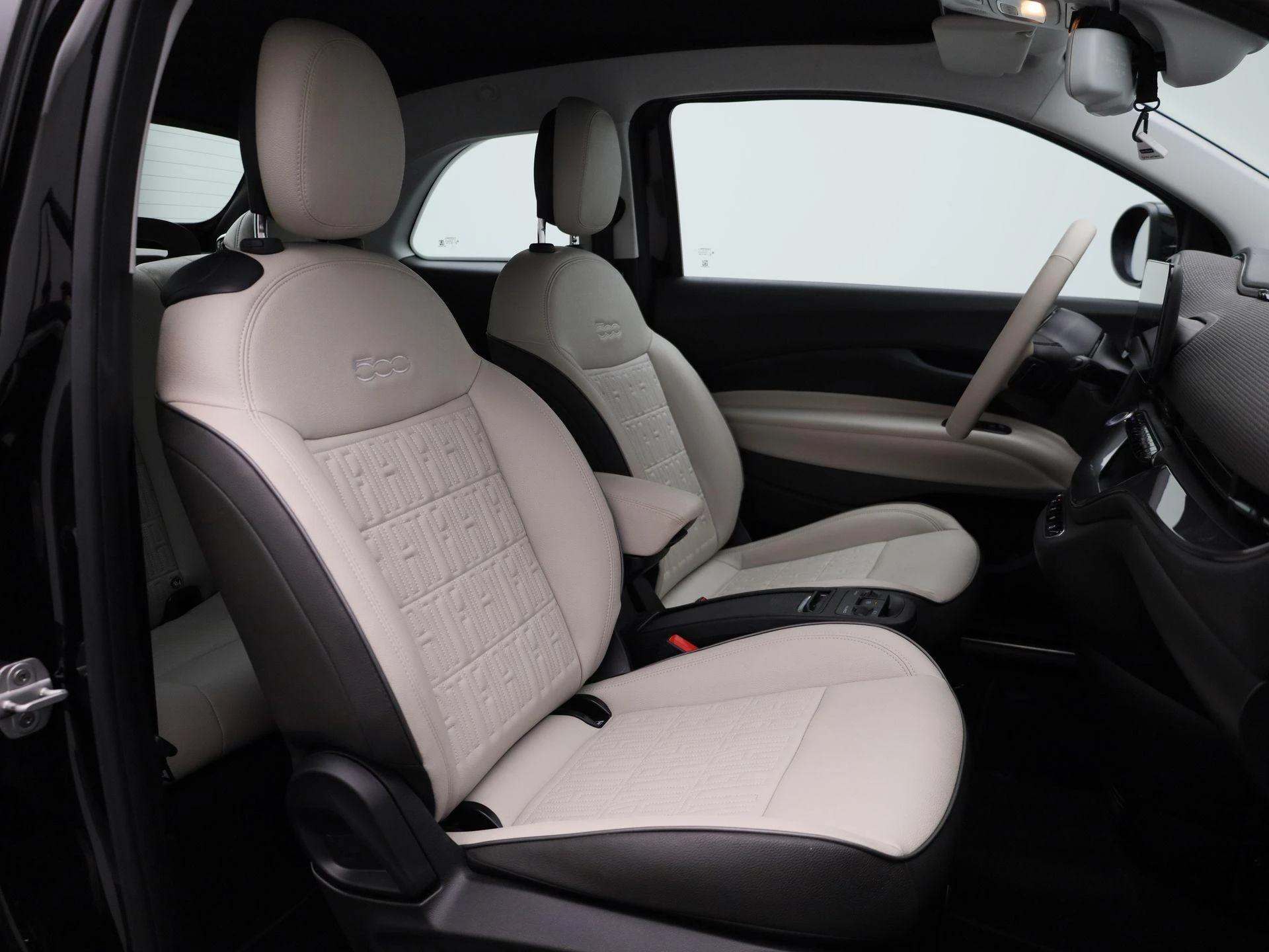 Fiat-500C-image-33