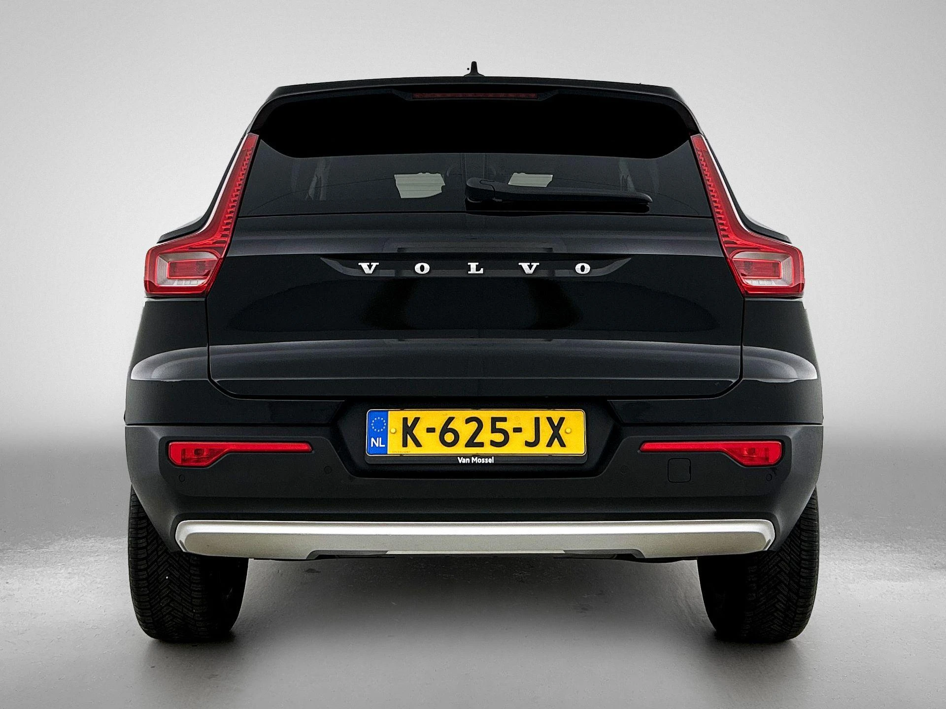 Volvo-XC40-image-2