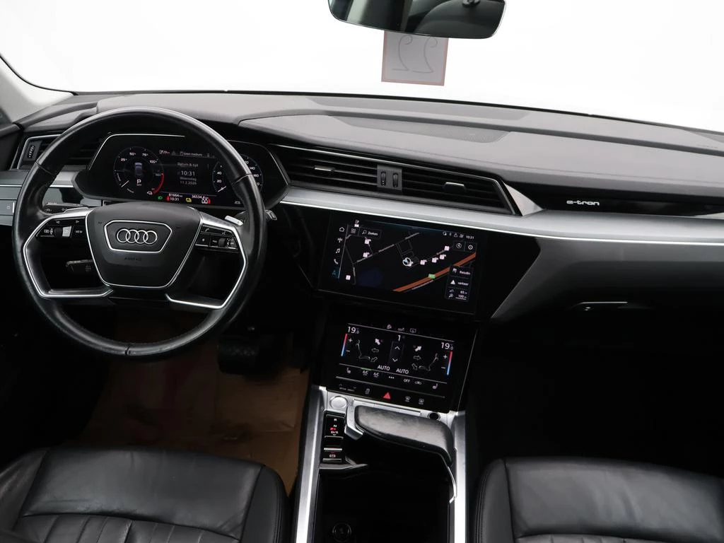 Audi e-tron Audi e-tron 50 QUATTRO 313PK *AUTOMAAT*360° CAMERA*TREKHAAK*LEDER*NAVI*CRUISE*APP*CONNECT*...*