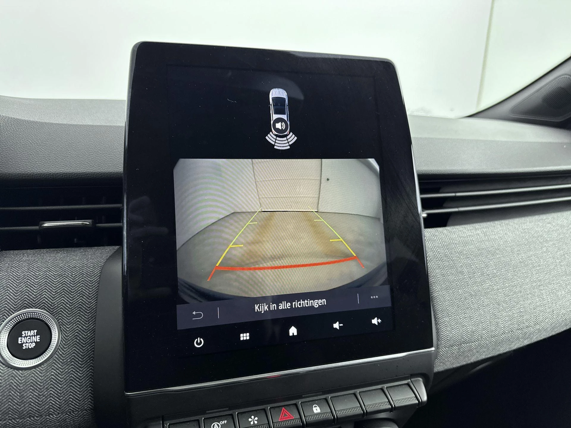 Renault-Clio-image-8