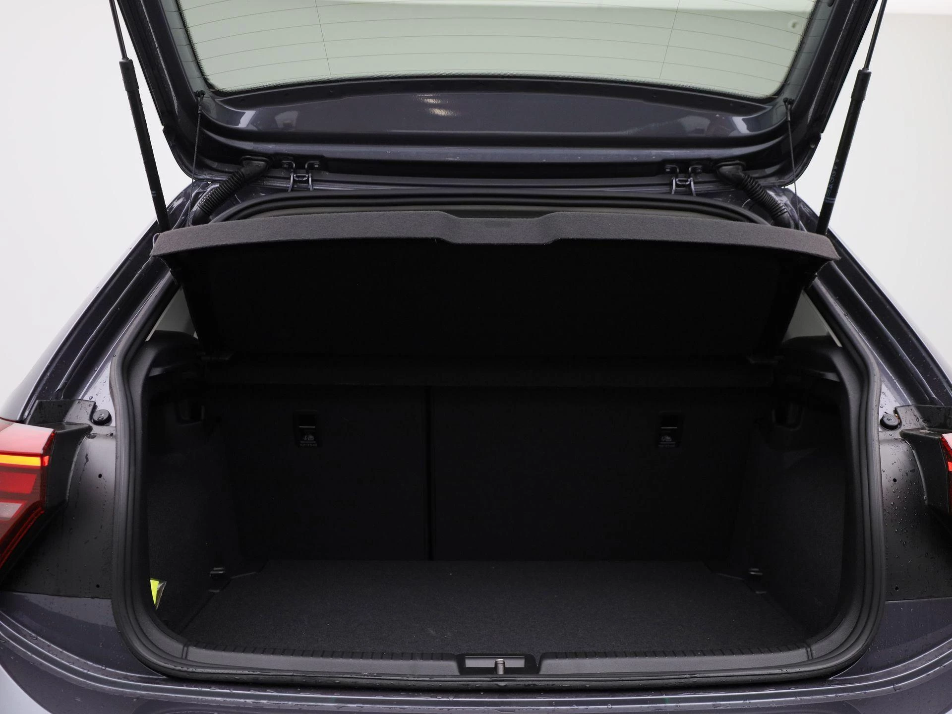 Volkswagen-Polo-image-13
