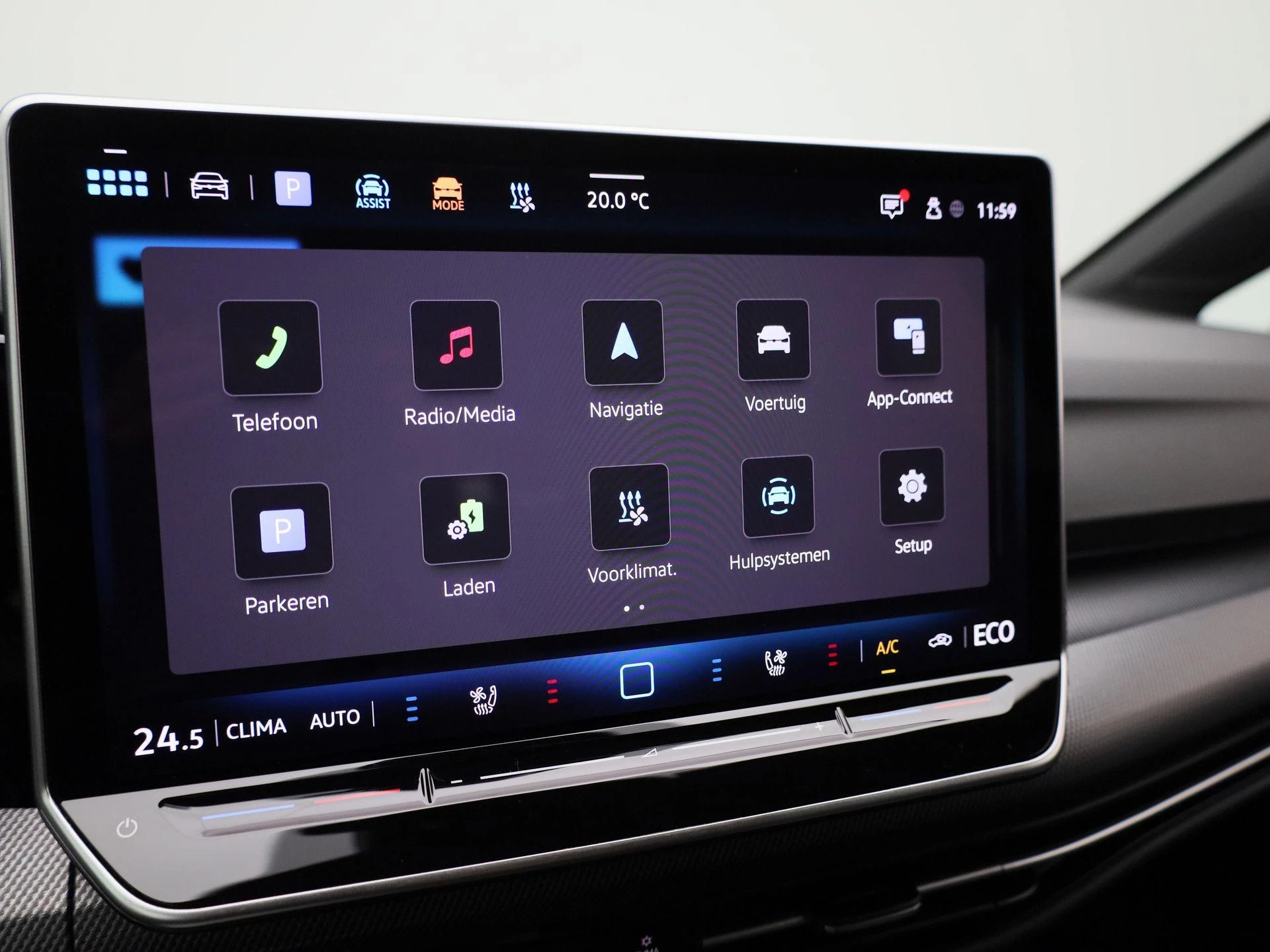 Volkswagen-Golf-image-27