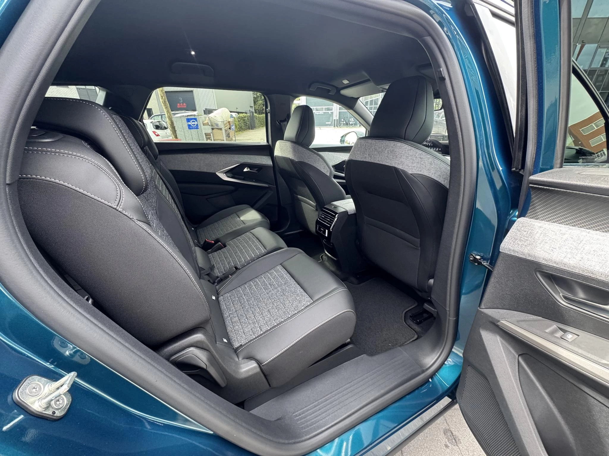 Peugeot-5008-image-17