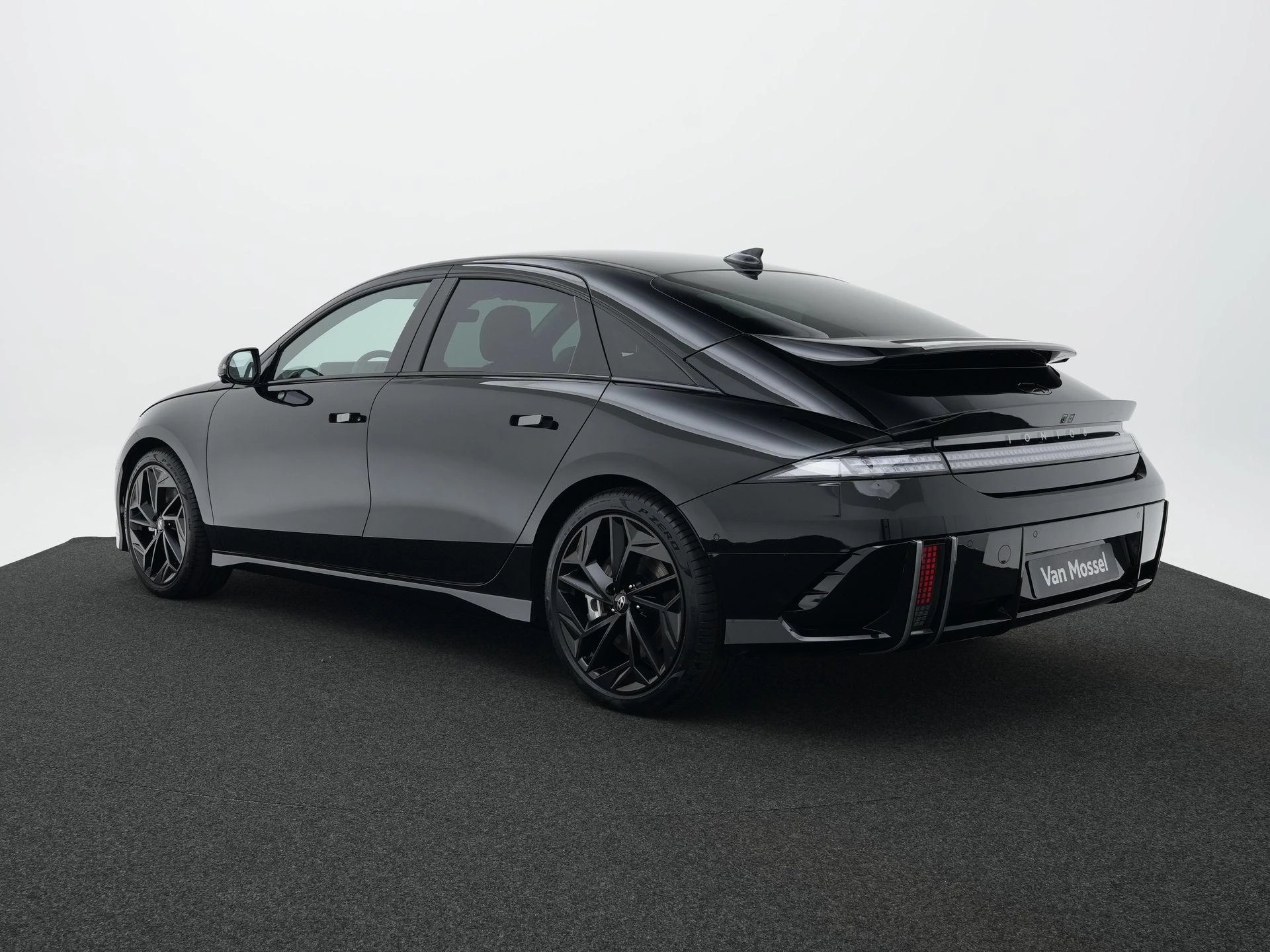 Hyundai-IONIQ 6-image-1