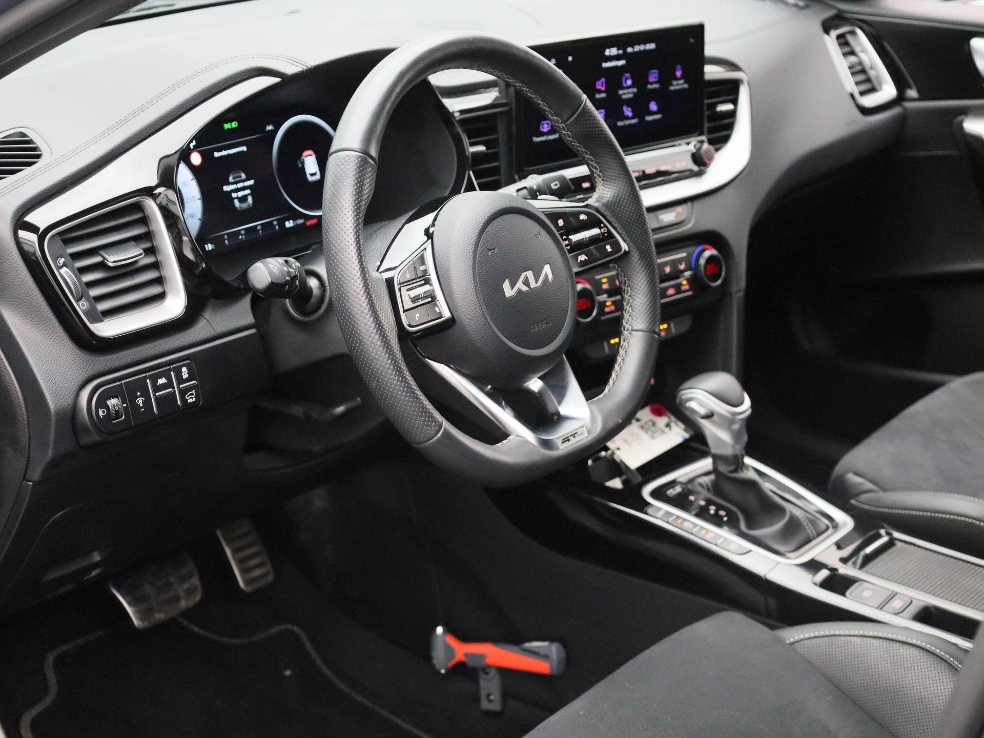 Kia-Ceed Sportswagon-image-30