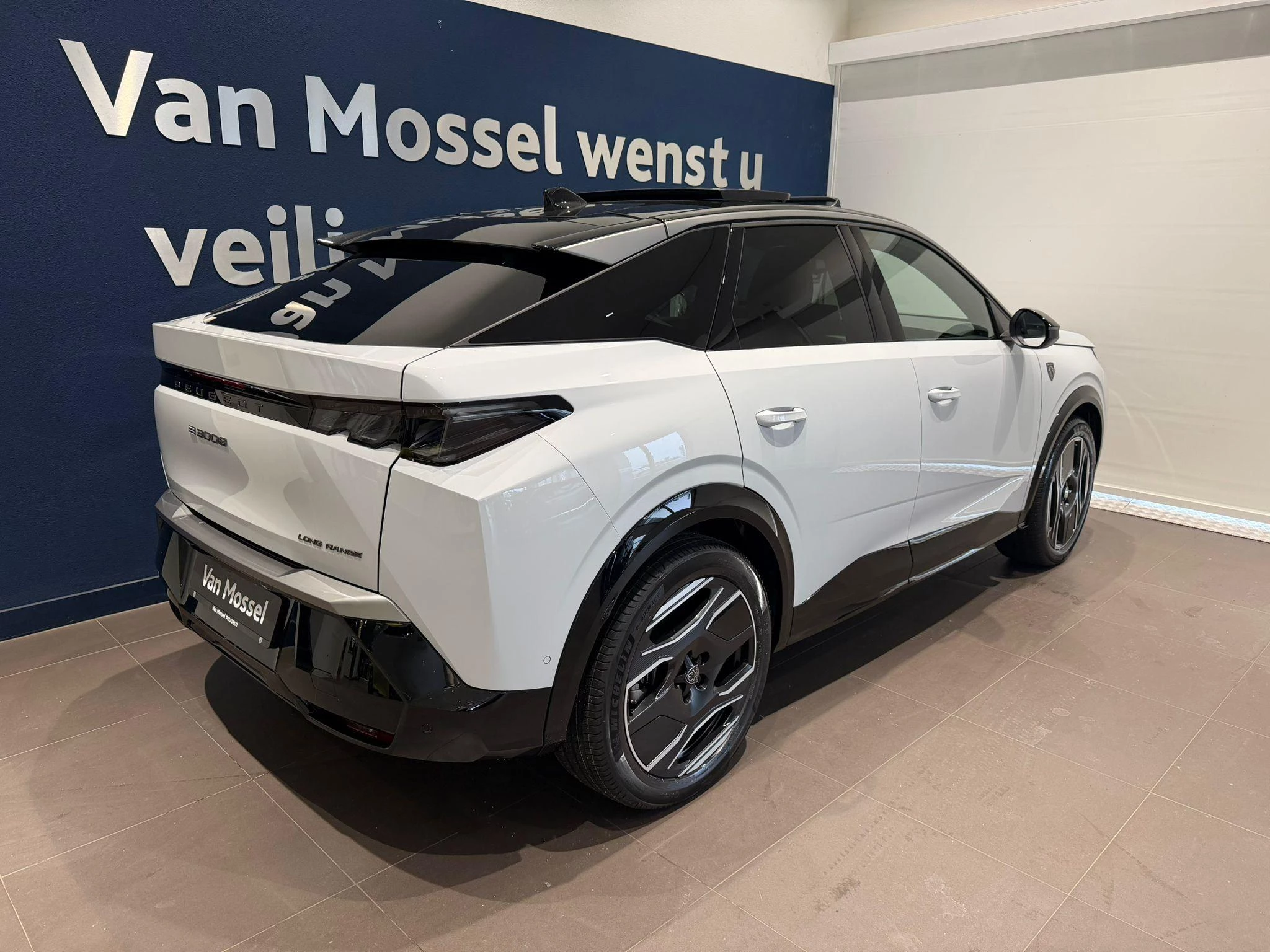 Peugeot-e-3008-image-2