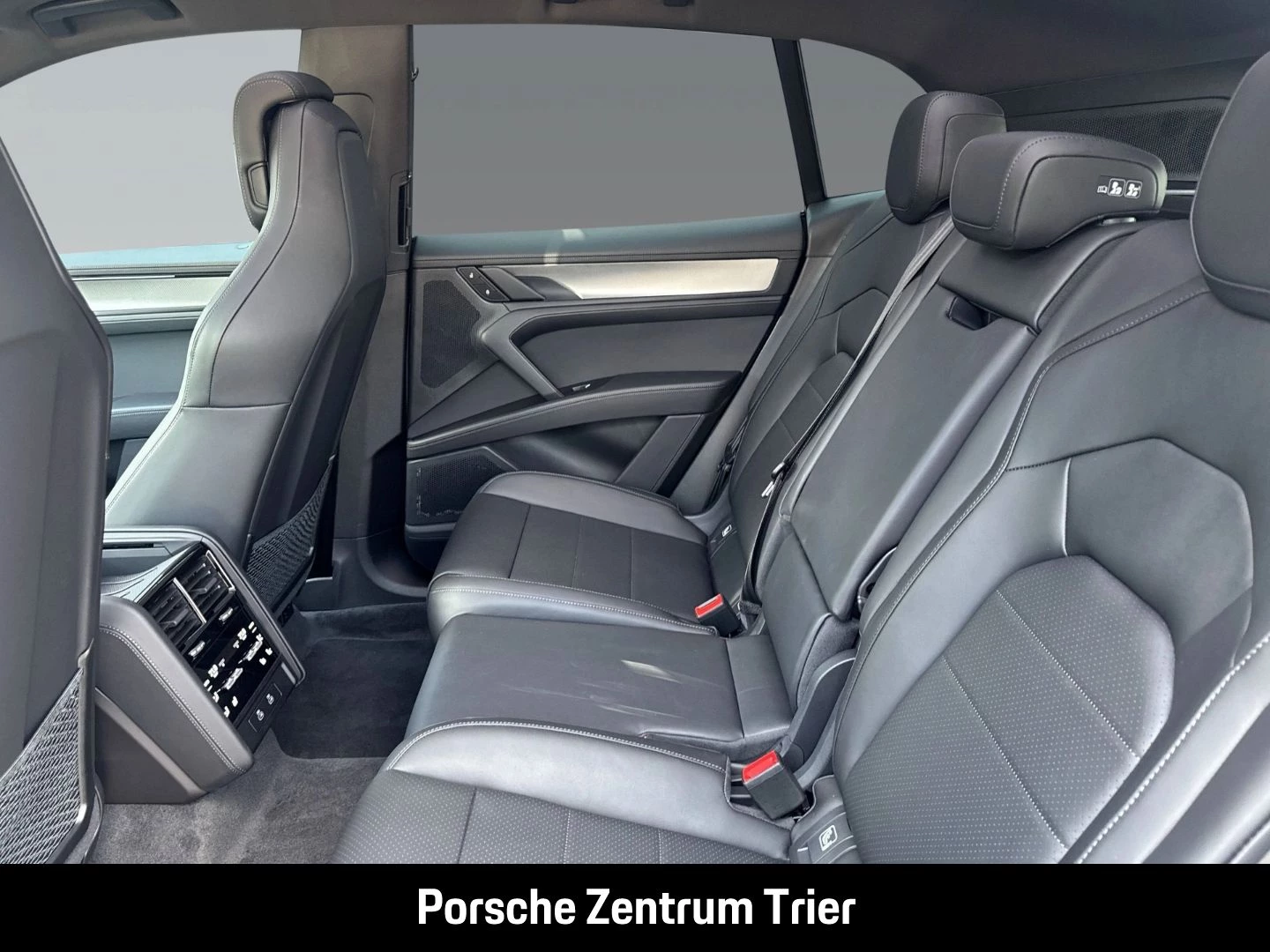 Porsche Cayenne Electric HA-Lenkung Head-Up BOSE 21-Zoll -