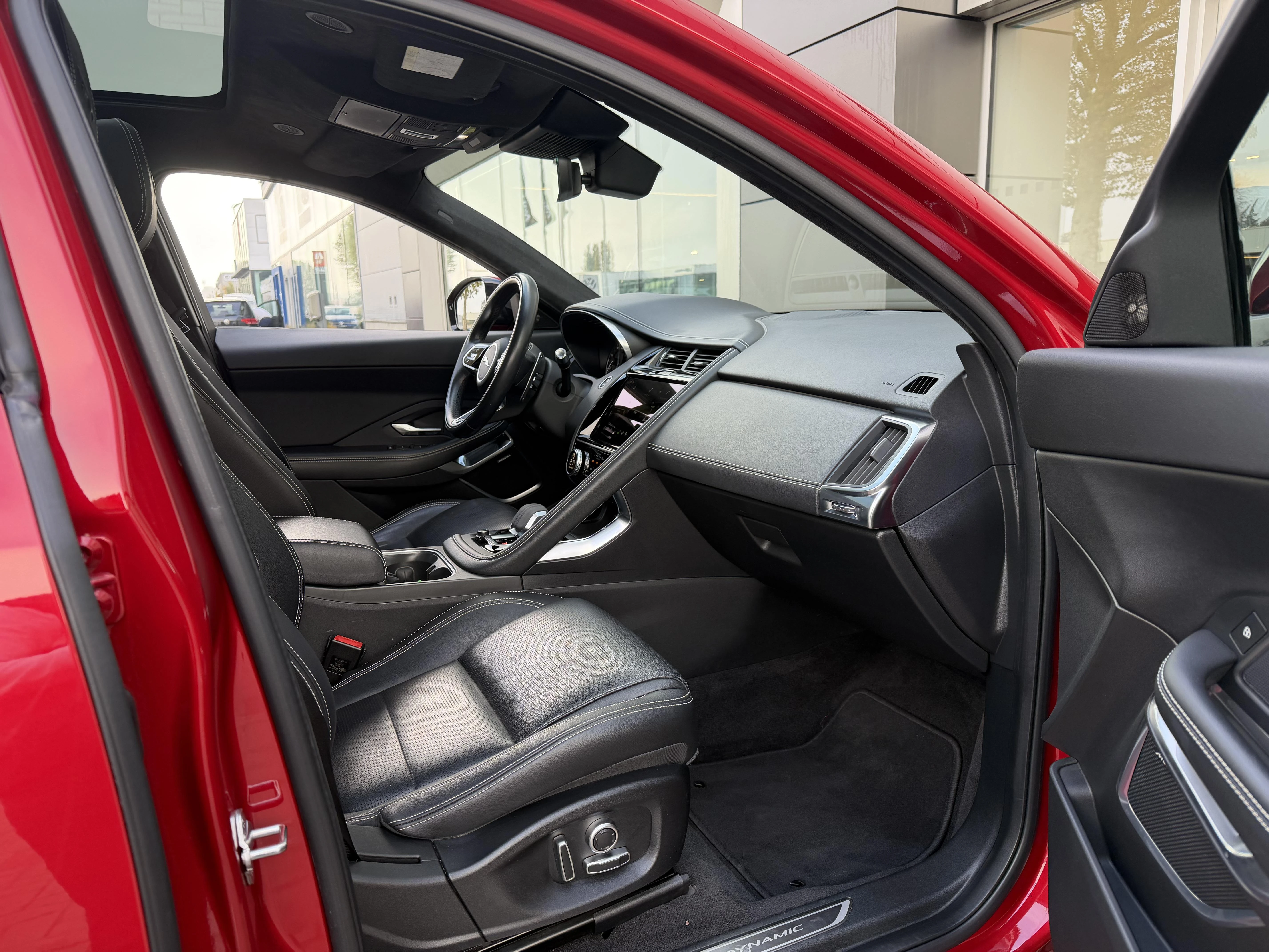 Jaguar-E-PACE-image-25