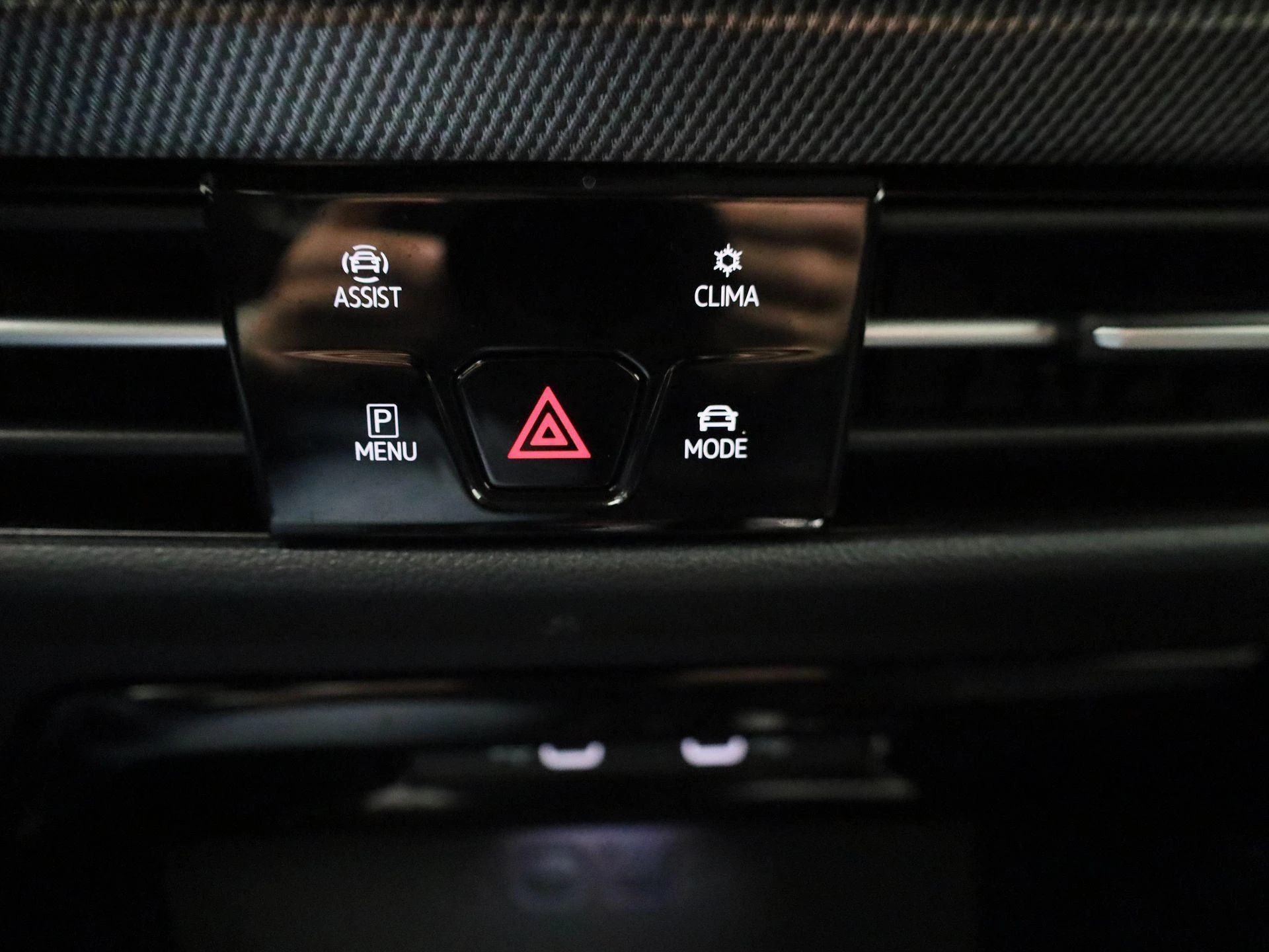 Volkswagen-Golf-image-24