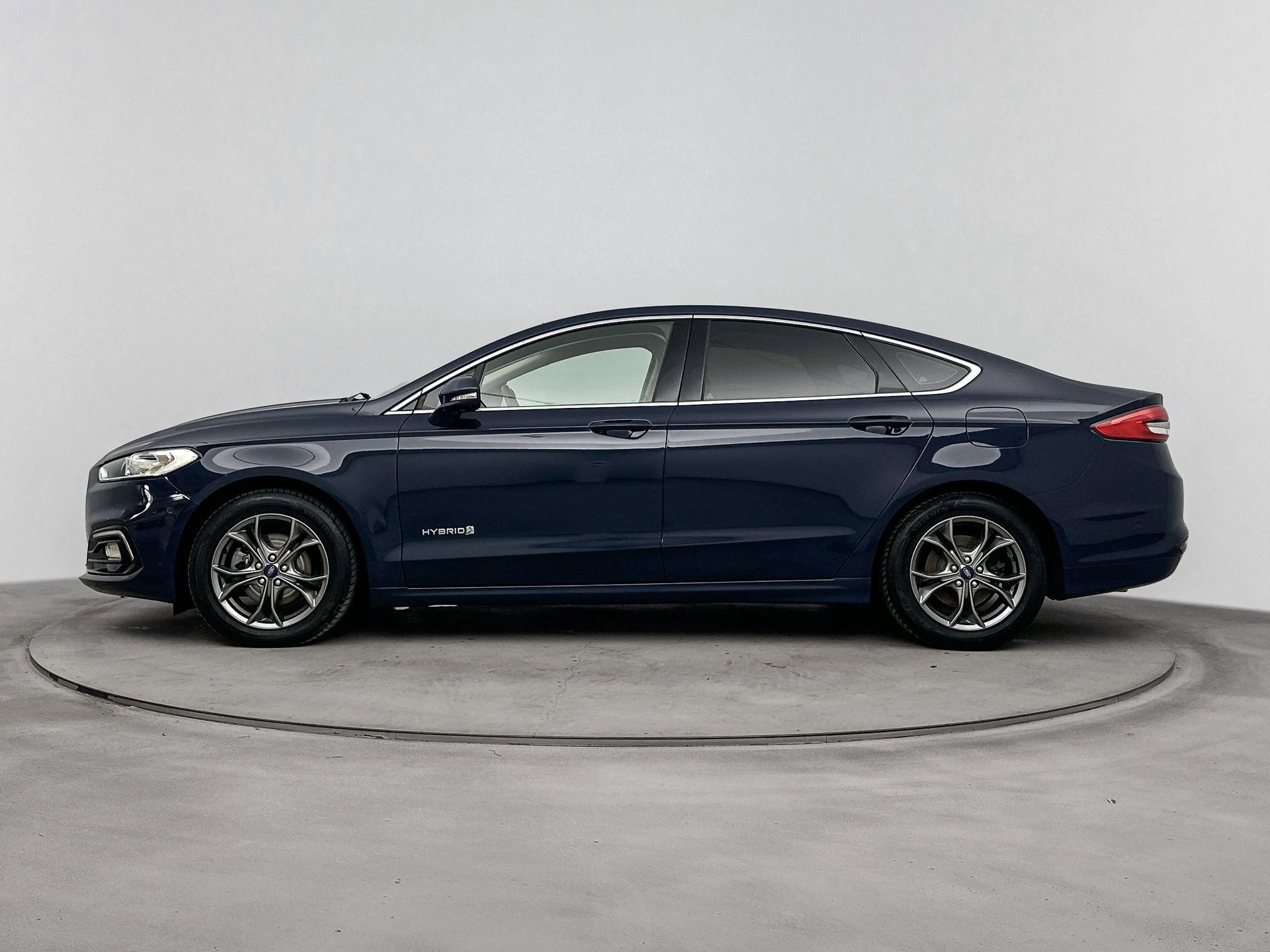 Ford-Mondeo-image-1