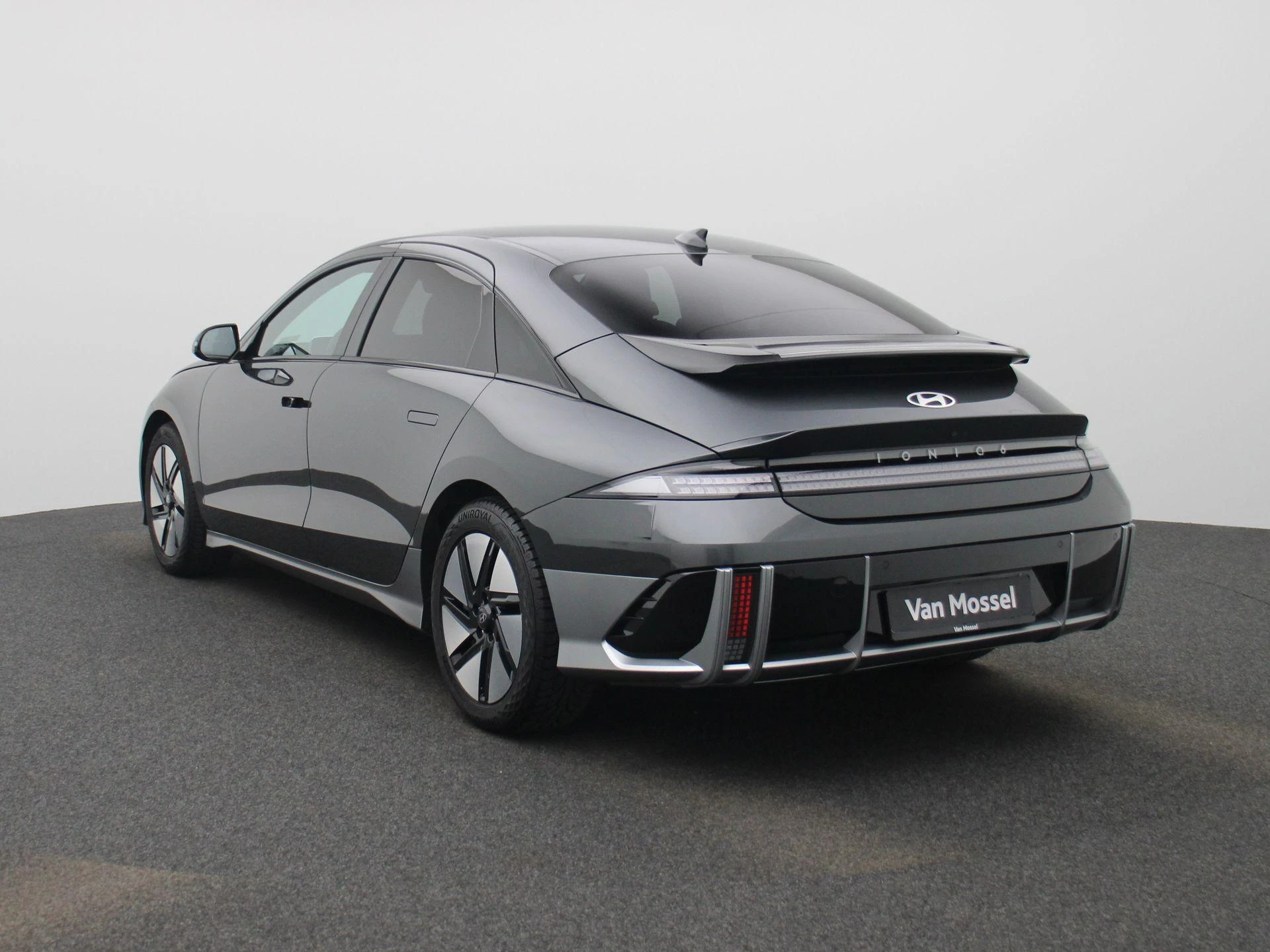 Hyundai-IONIQ 6-image-1