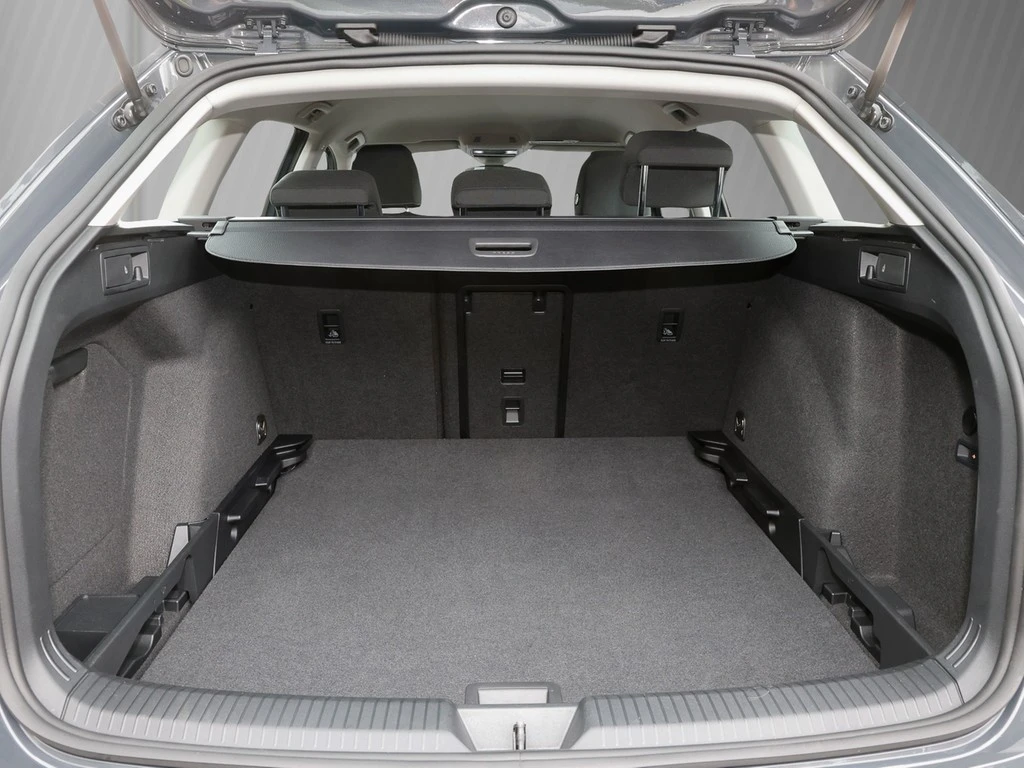 Volkswagen-Golf-image-5
