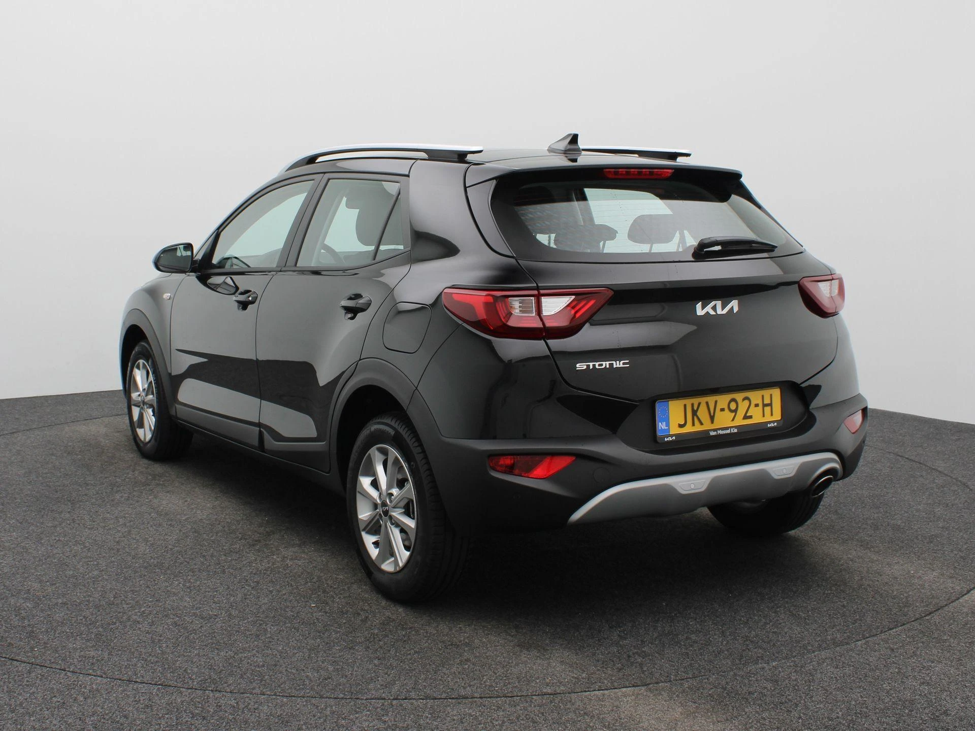 Kia-Stonic-image-1