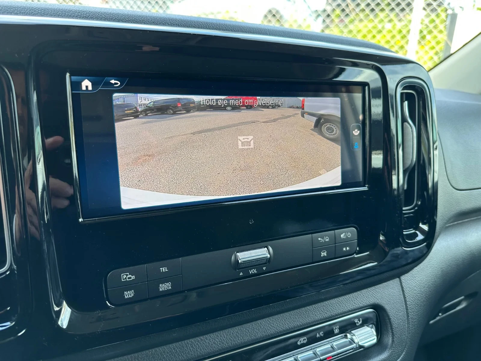 Mercedes-Benz-eVito-image-9