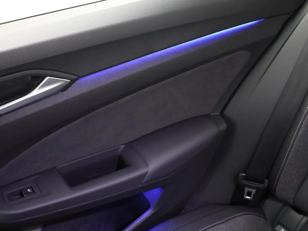 Volkswagen Golf VIII Golf Style Business 1.5 eTSI 150pk AUTOMAAT *DEMO*