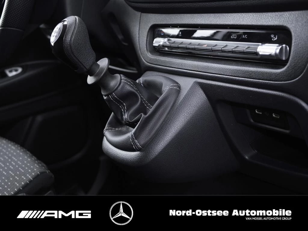 Mercedes-Benz-Vito-image-9