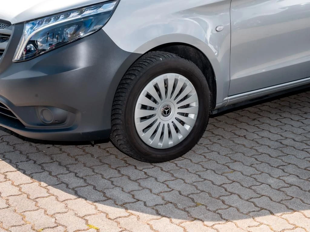 Mercedes-Benz-Vito 124-image-5