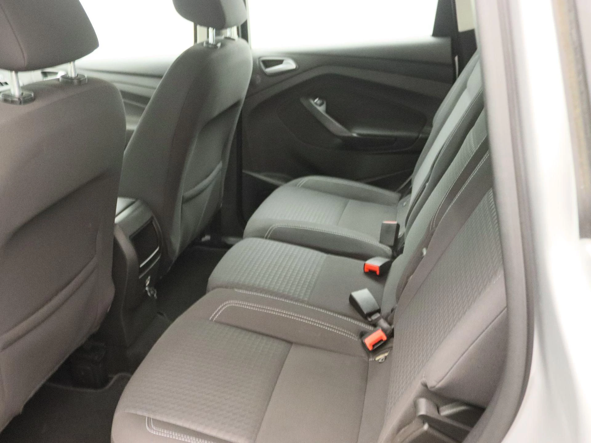 Ford-C-MAX-image-12