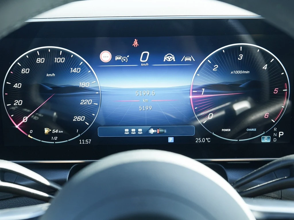 Mercedes-Benz-GLC-image-11
