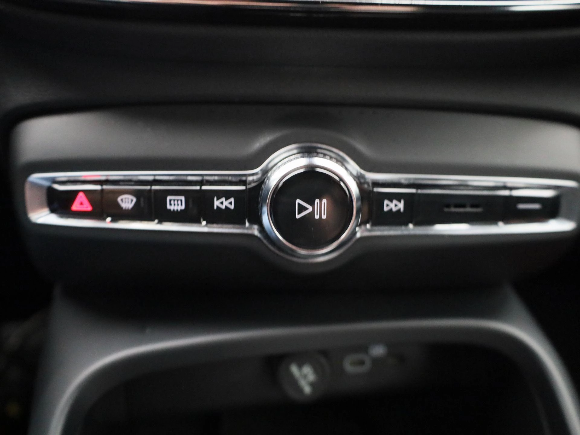 Volvo-XC40-image-17