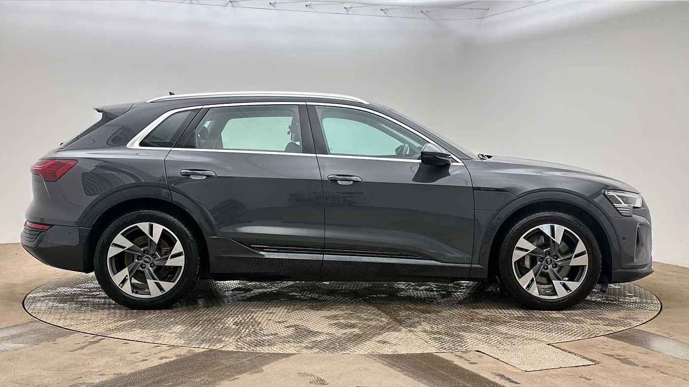 Audi-Q8 e-tron-image-6
