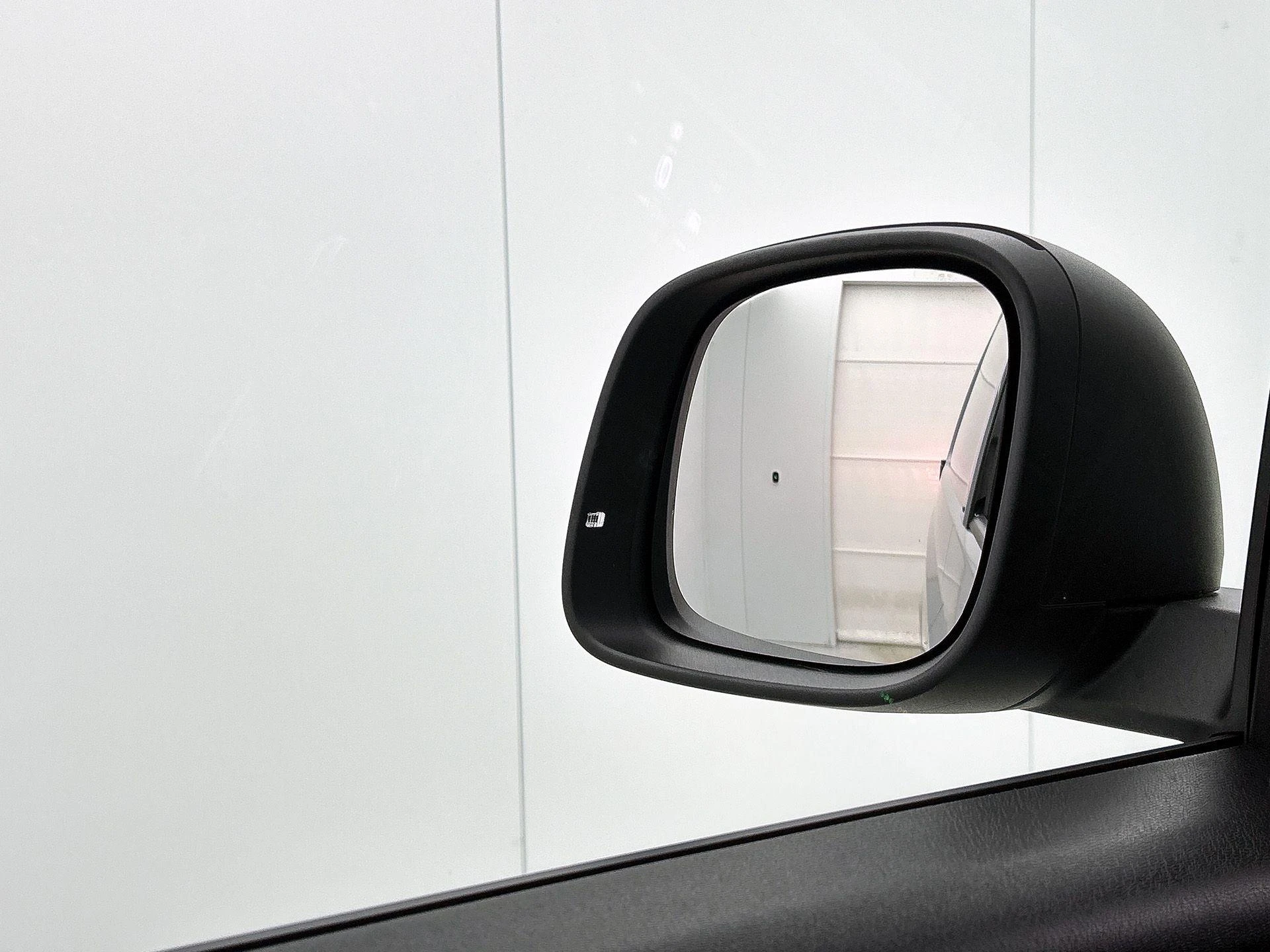 Volkswagen-ID. Buzz Cargo-image-16