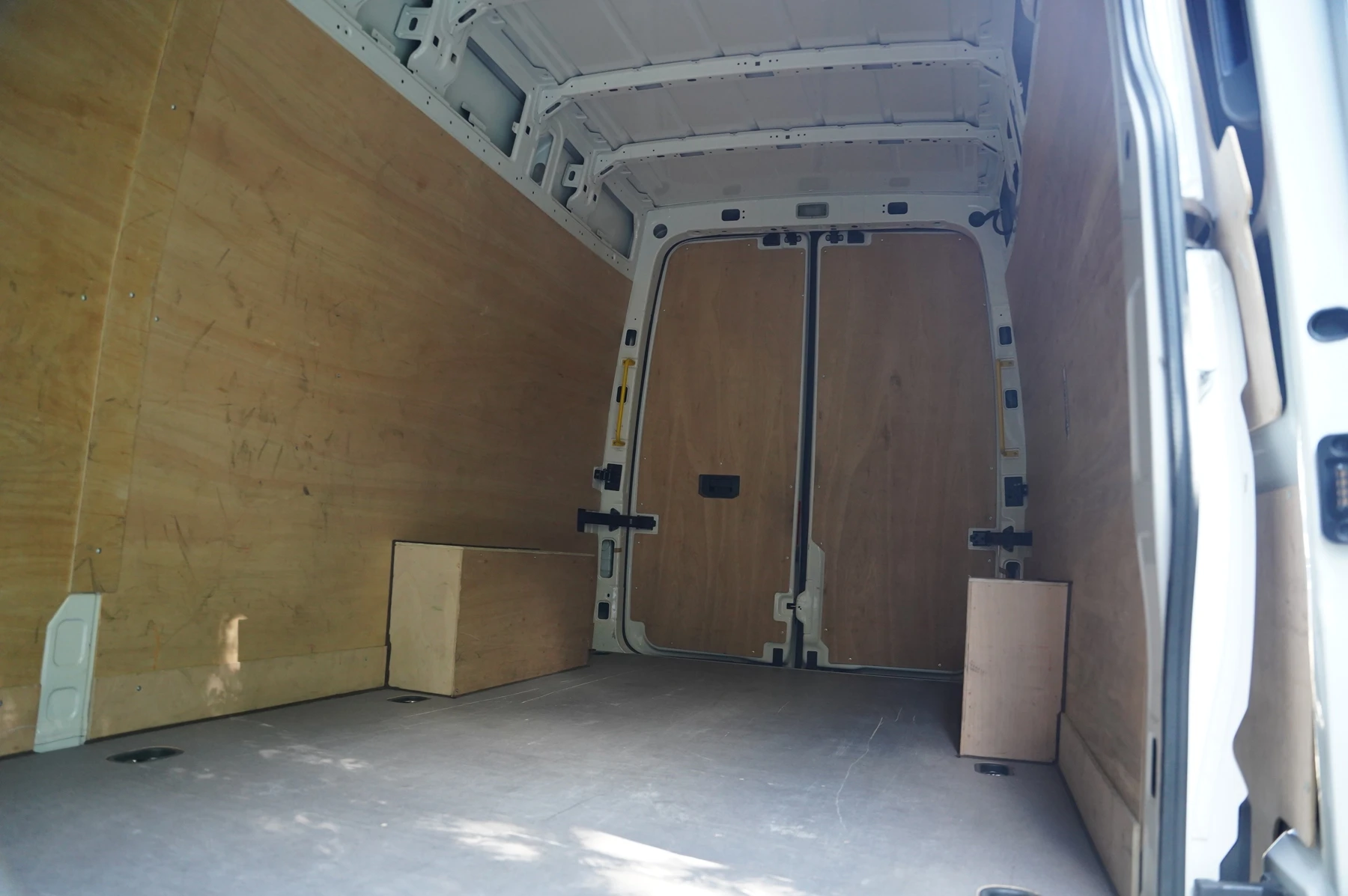 Volkswagen-Crafter-image-24