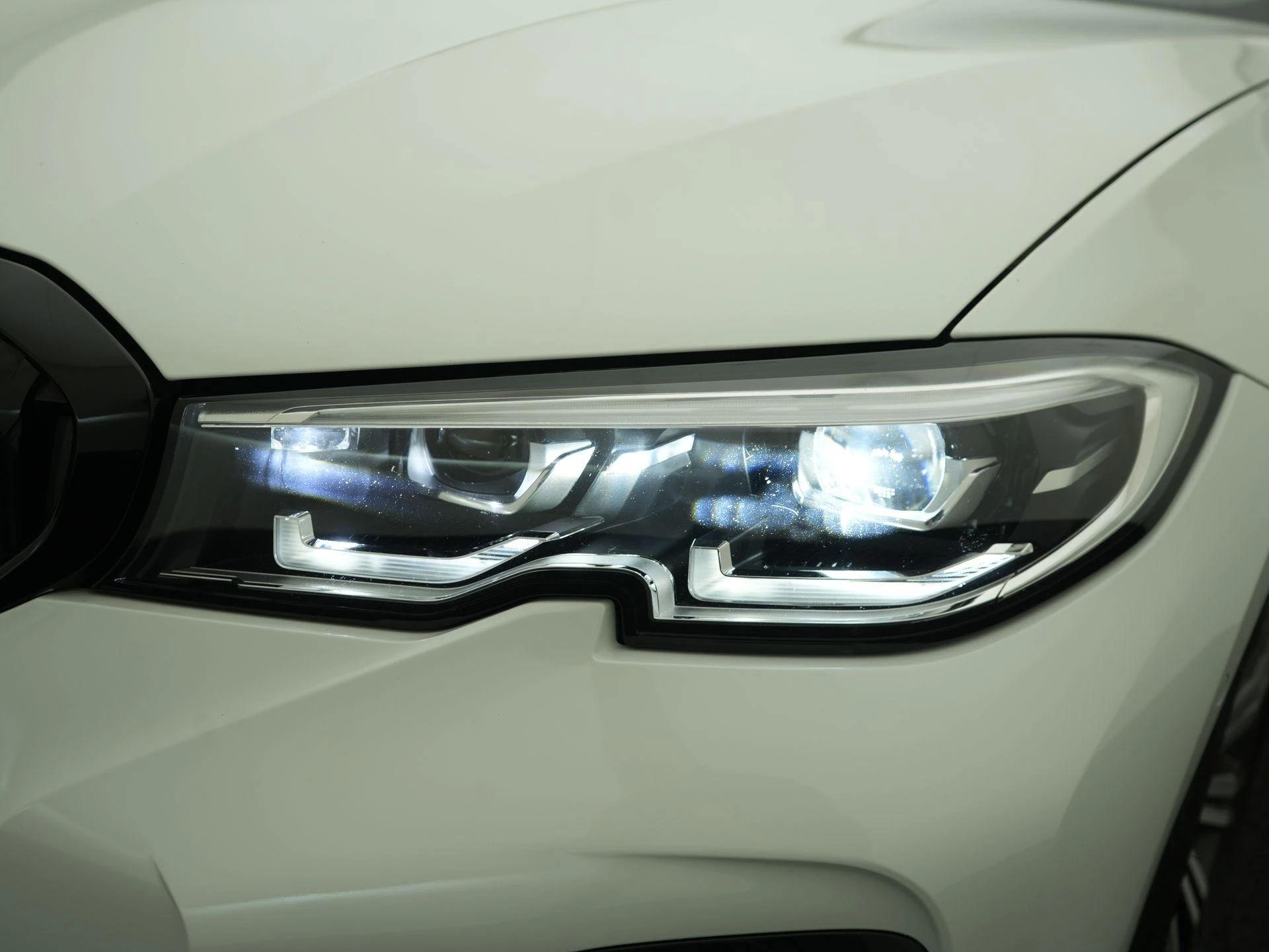BMW-3 Serie-image-11