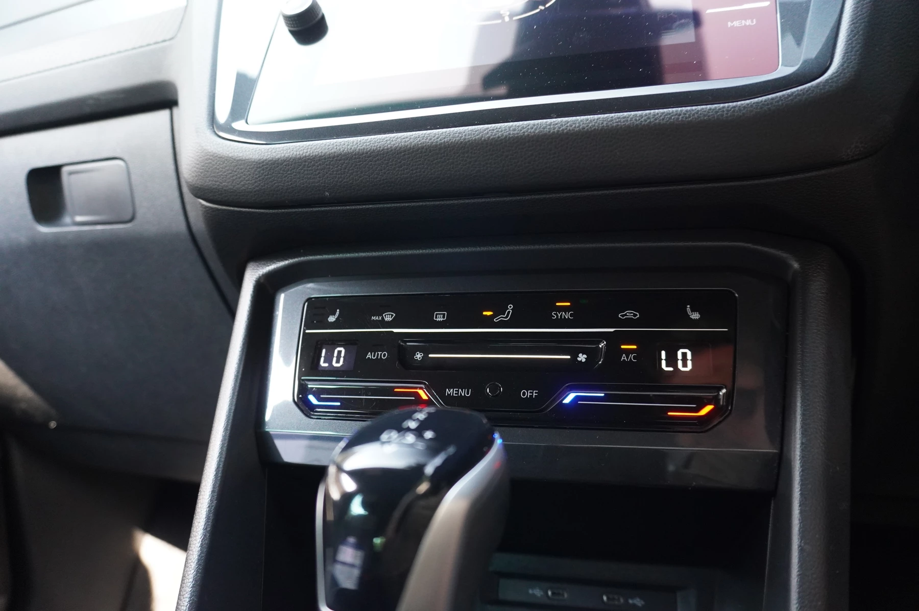 Volkswagen-Tiguan-image-25