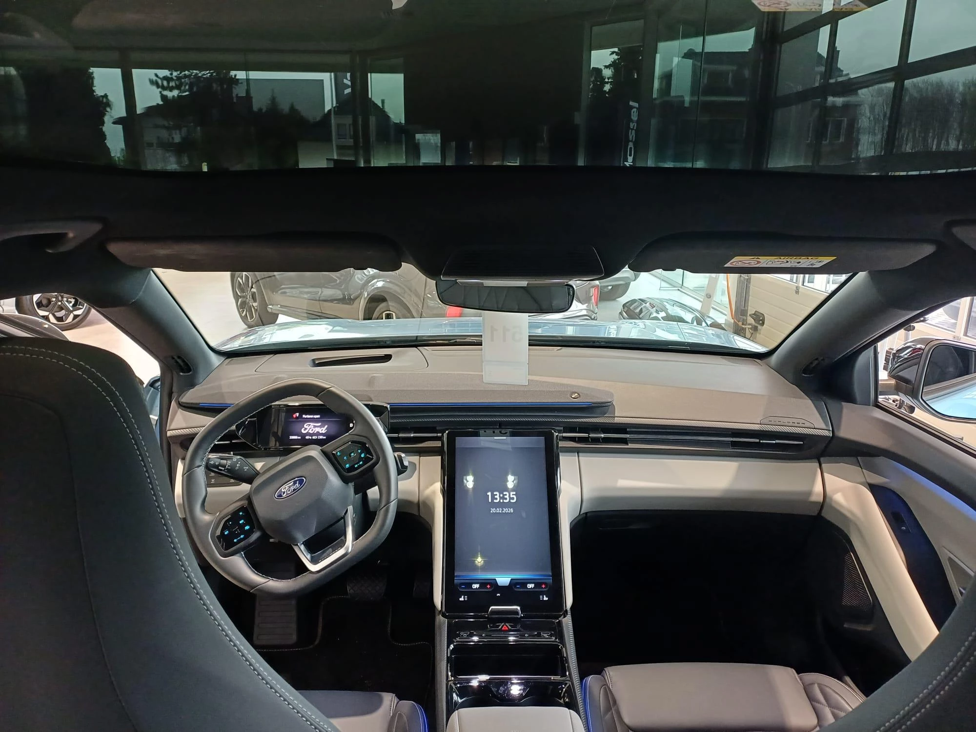 Ford Explorer RWD Premium - Pano - Driver Assist - 602km Range