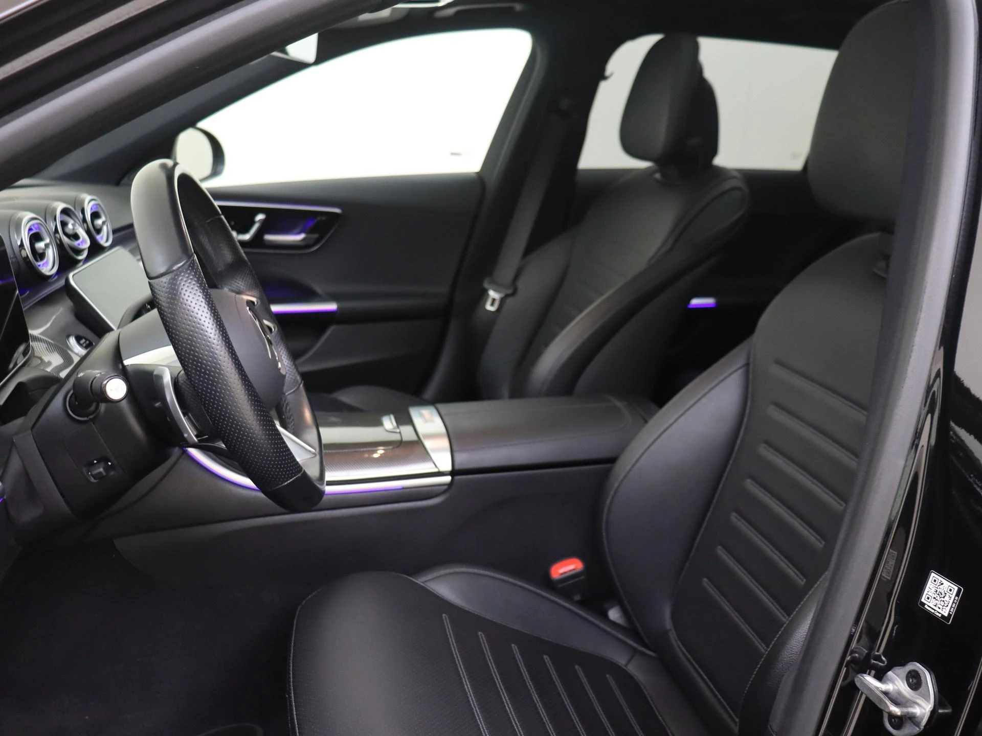 Mercedes-Benz-C-Klasse-image-10