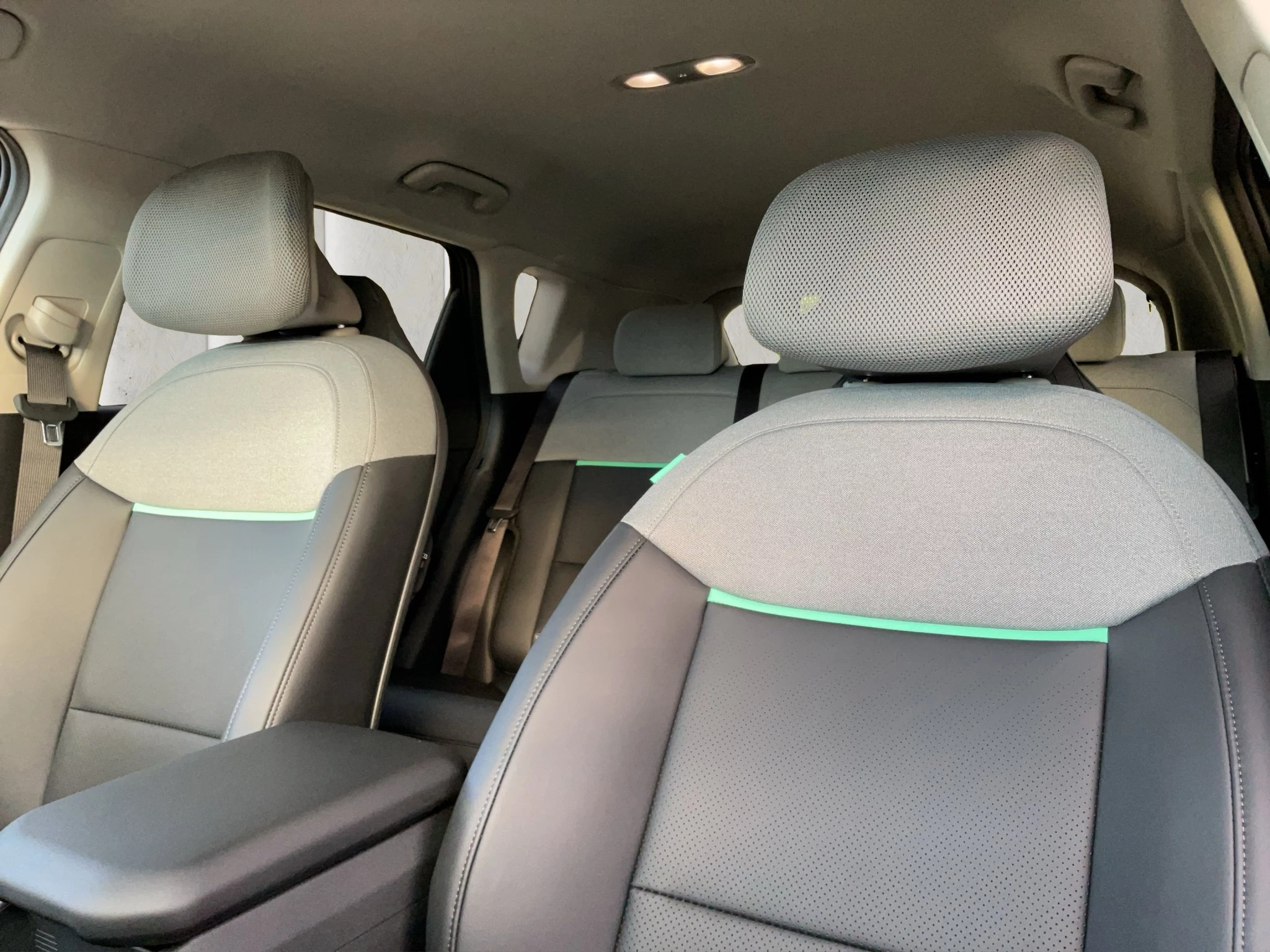 Kia EV4 Hatchback Earth 81 kWh 150 kW Frontantrieb Schräghecklimousine. 5-türig