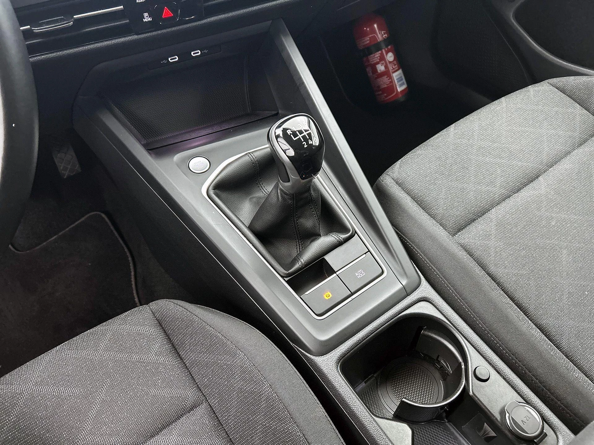 Volkswagen-Golf-image-16