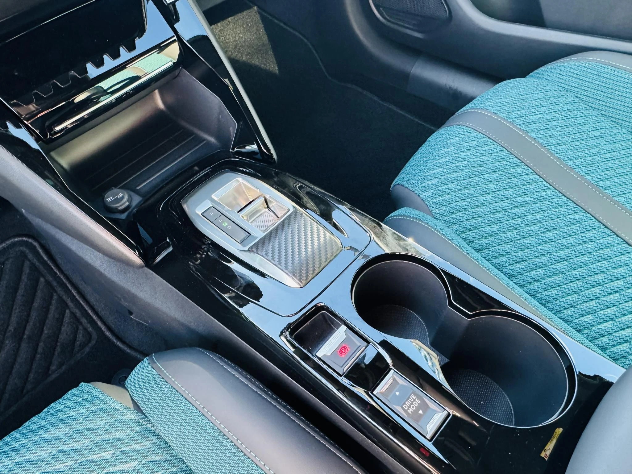 Peugeot-208-image-24