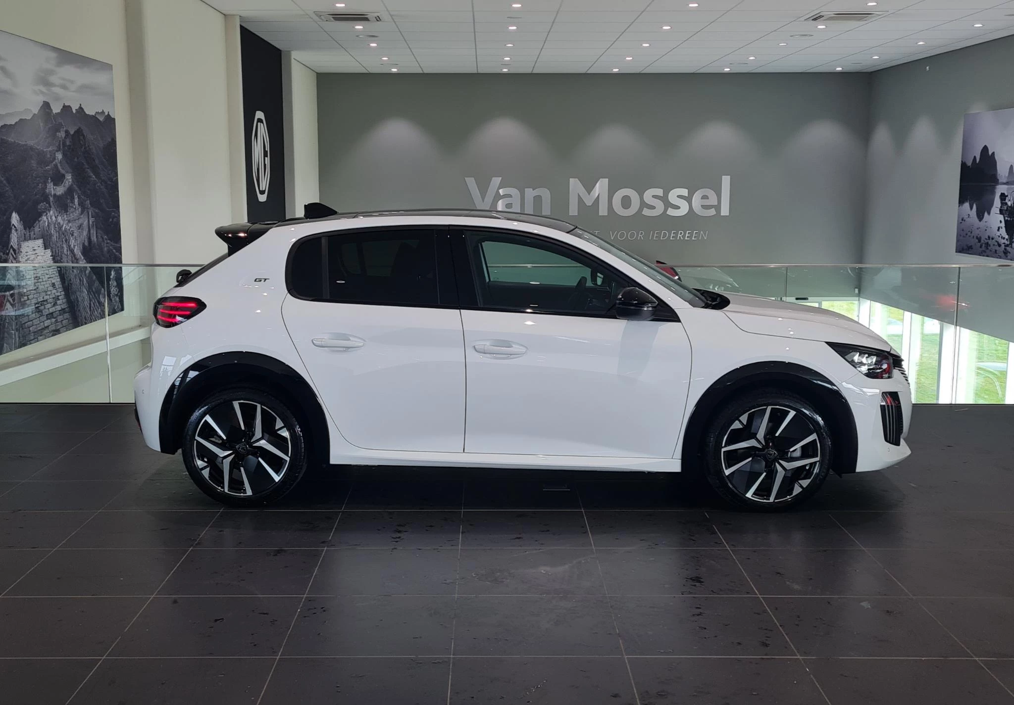 Peugeot 208 Hybrid 100 e-DCS6 GT