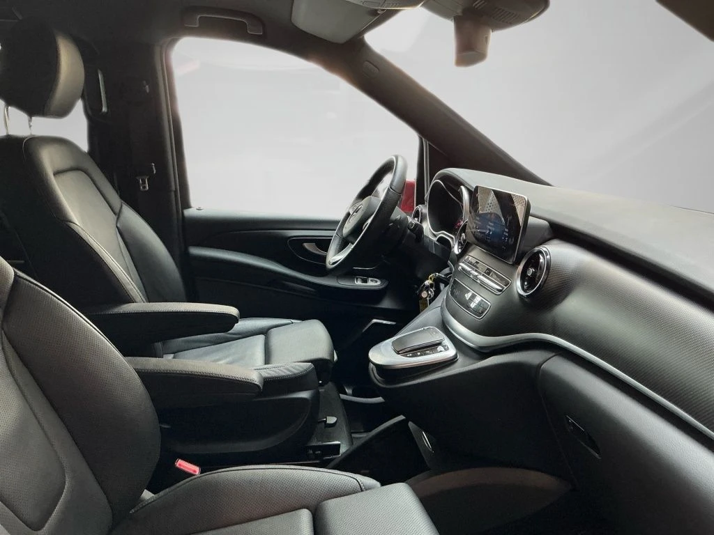 Mercedes-Benz-V-Klasse 300-image-10