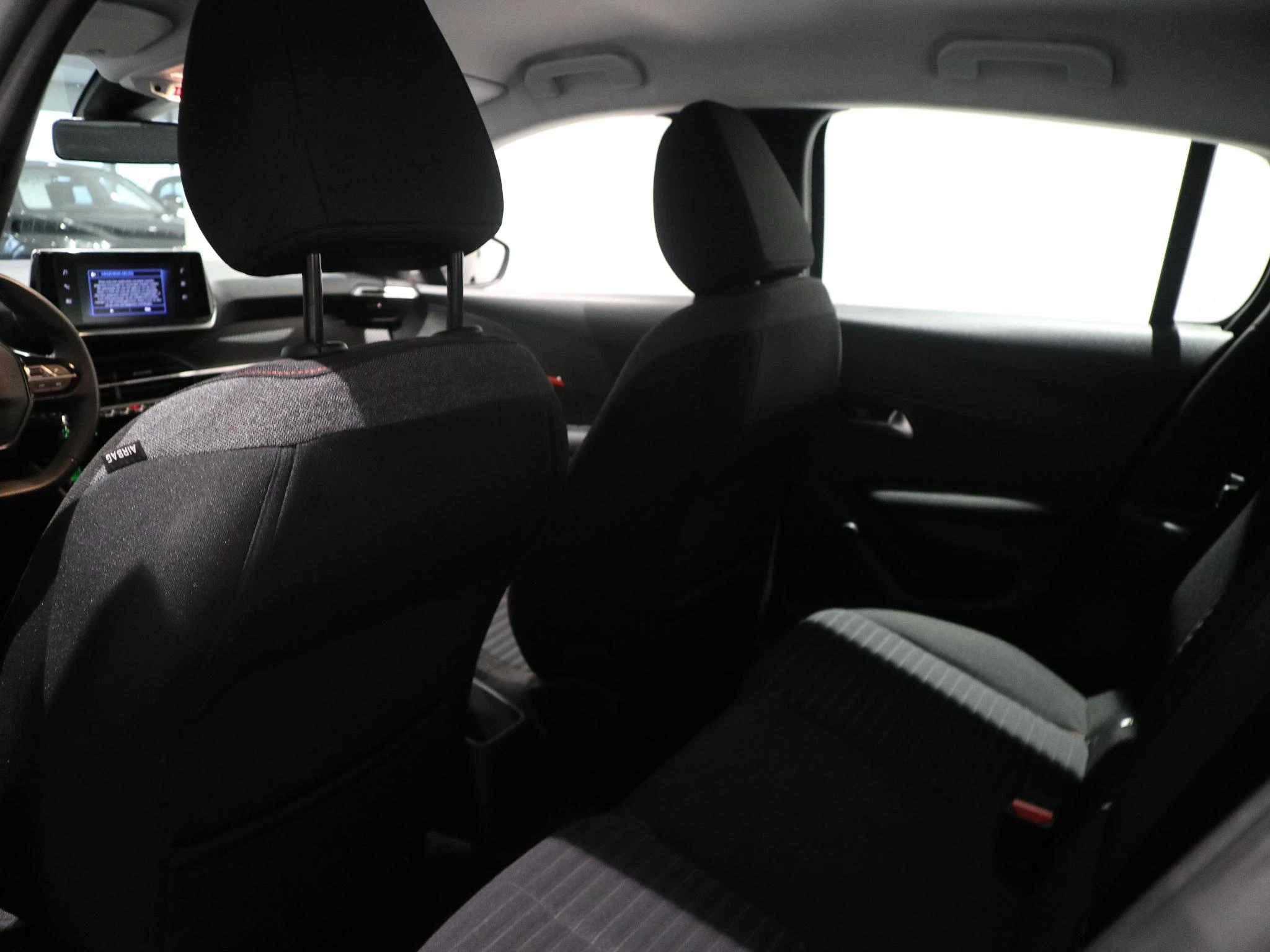 Peugeot-208-image-10