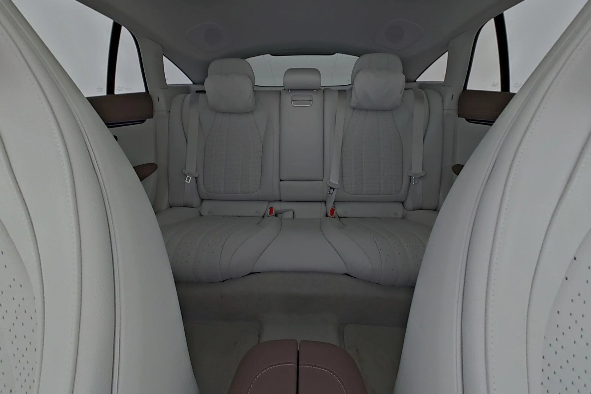 Mercedes-Benz-EQS-image-15