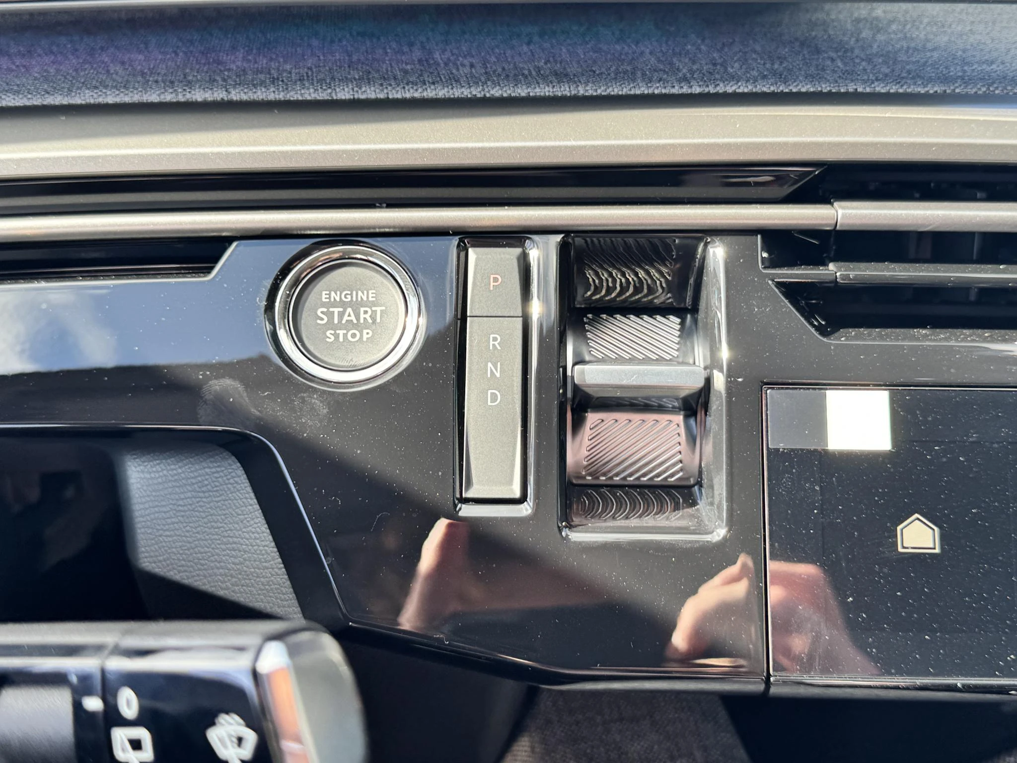 Peugeot-e-5008-image-26
