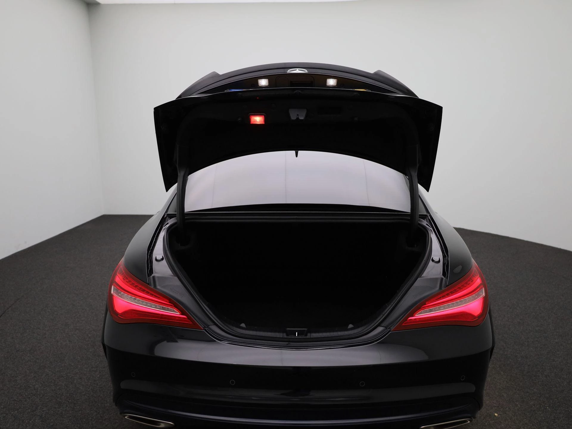 Mercedes-Benz-CLA-image-10