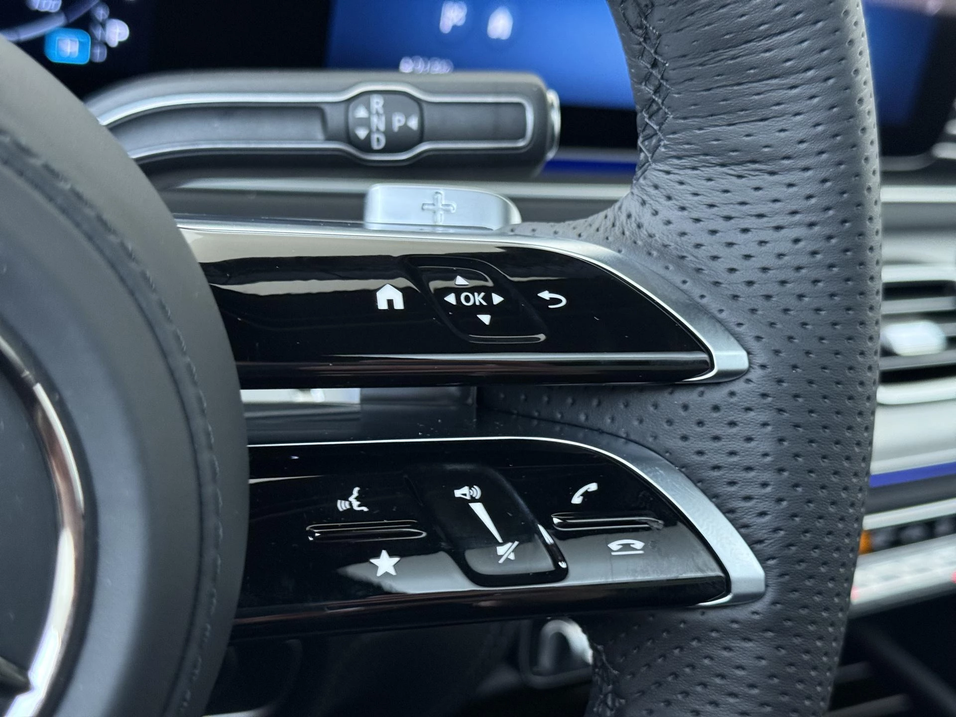 Mercedes-Benz-GLE-image-16