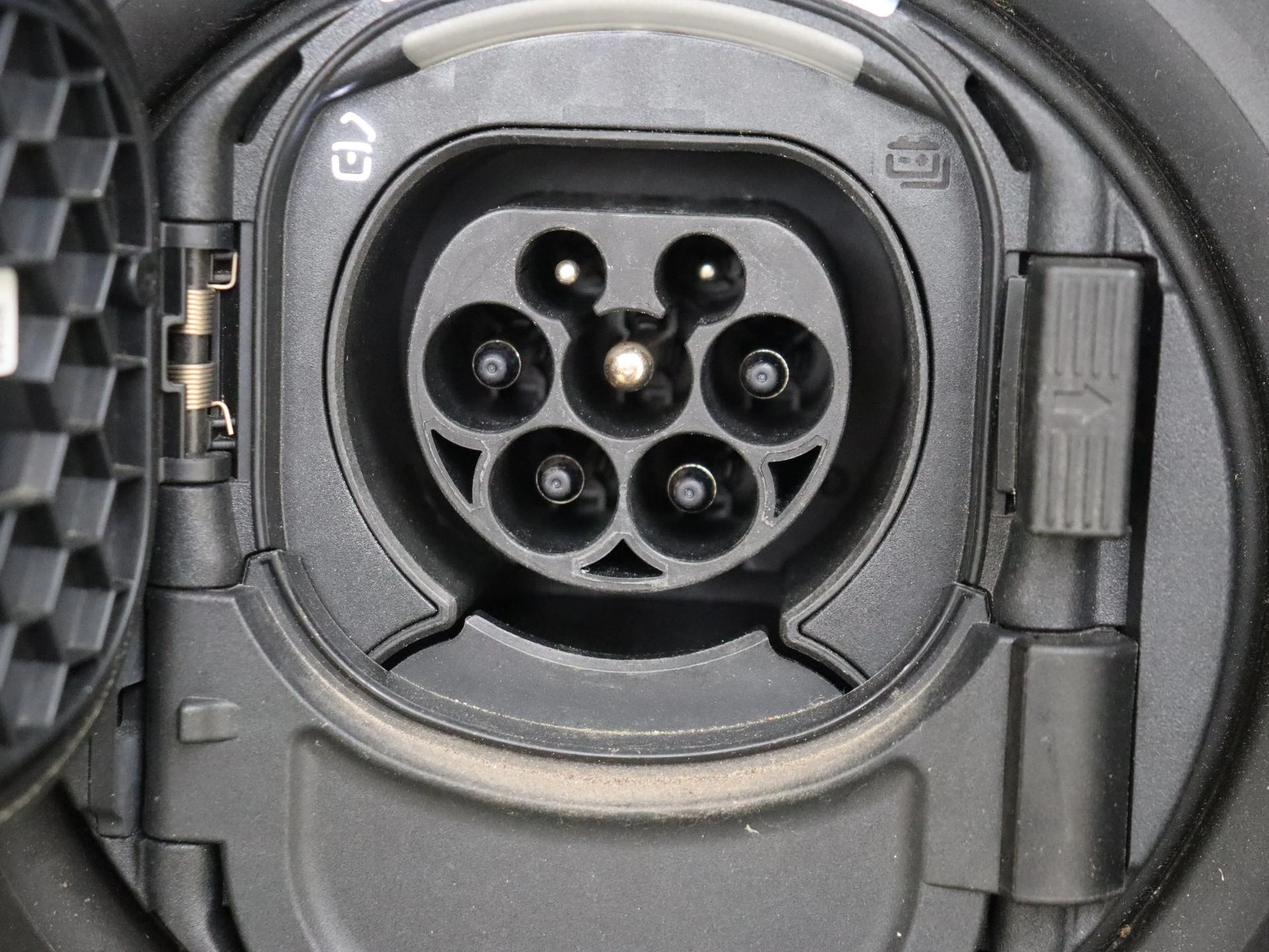 Mercedes-Benz-GLE-image-32