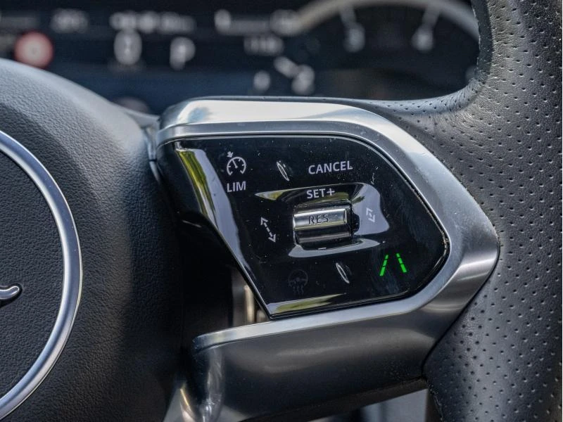 Jaguar-E-PACE-image-18